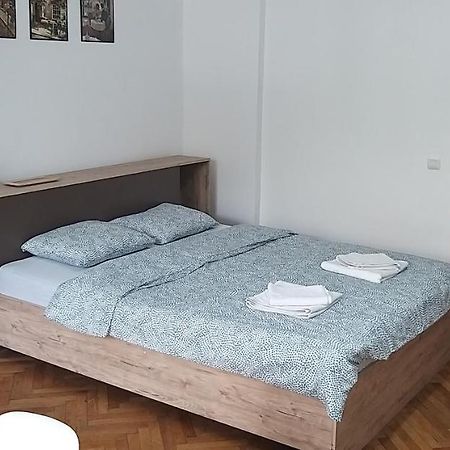 Domum George Enescu Apartment Bukares Bagian luar foto
