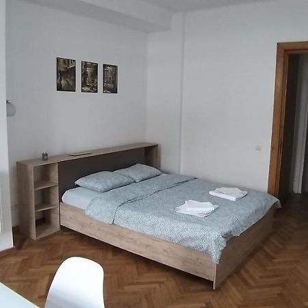 Domum George Enescu Apartment Bukares Bagian luar foto