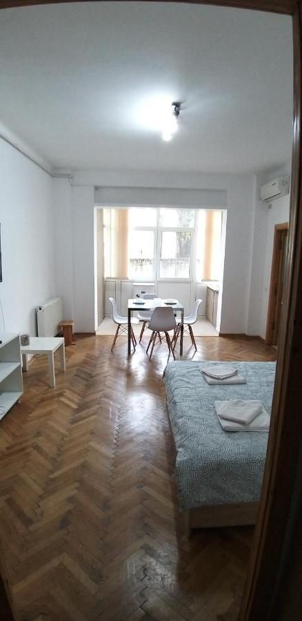 Domum George Enescu Apartment Bukares Bagian luar foto